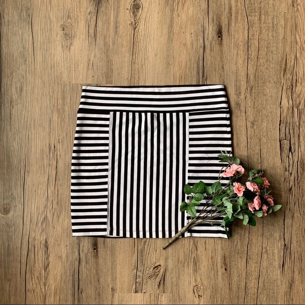 Decree | Mini Skirt